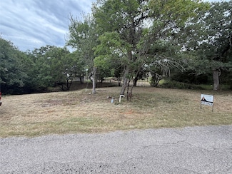 5810 Arrowhead Dr, Granbury, TX 76048