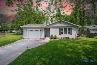 23704 E 2nd St, Grand Rapids, OH 43522