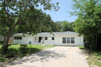 30 Waynel Cir SE, Fort Walton Beach, FL 32548