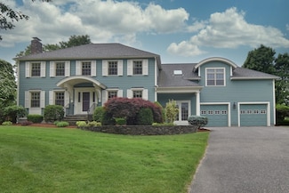 134 School St, Wayland, MA 01778