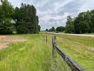2640 Perry Rd, Grenada, MS 38901