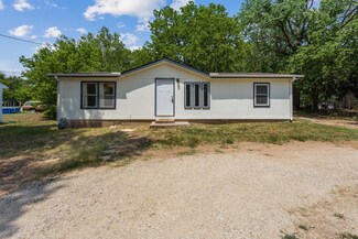 106 W High St, Leon, KS 67074