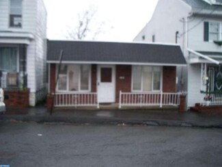 106 S Catherine St, Shenandoah, PA 17976