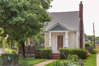 4930 Holly St, Kansas City, MO 64112