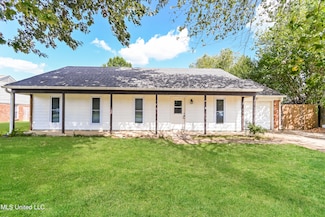 6712 Magnolia Dr, Olive Branch, MS 38654