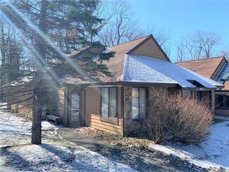 2714 Powder Ridge Rd, Hidden Valley, PA 15502