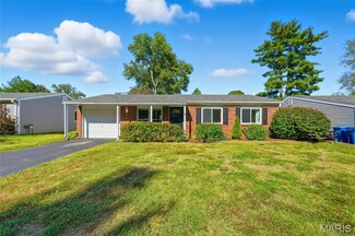 11983 Brookmont Dr, Maryland Heights, MO 63043
