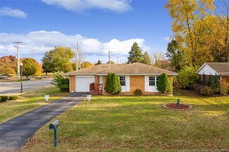 122 E Rosewood Dr, Clarksville, IN 47129