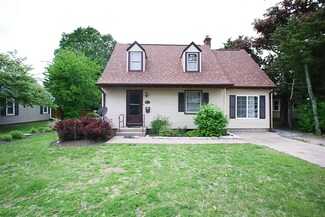 6512 N 2nd St, Loves Park, IL 61111