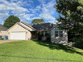 6 Dillow Dr, Bella Vista, AR 72714