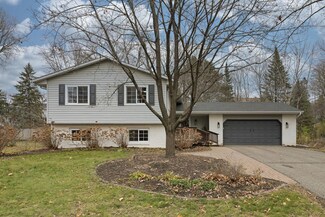 866 Westview Dr, Saint Paul, MN 55126