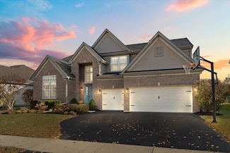 1225 Wentworth Dr, Fox Lake, IL 60020