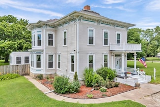 610 S Main St, Lindsborg, KS 67456