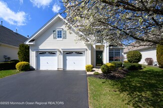 6 Lilac Ct, Holmdel, NJ 07733