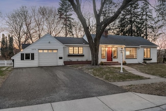 1975 Eustis St, Saint Paul, MN 55113