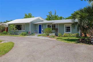 913 Palmetto St, New Smyrna Beach, FL 32168