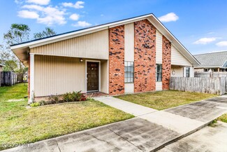 313 Titan Dr, Lafayette, LA 70508