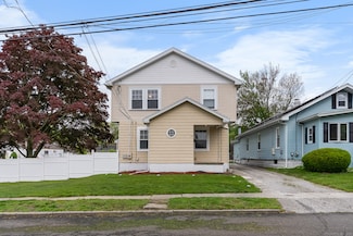 39 Woodcrest Ave, Stratford, CT 06614