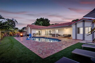 1251 Wiley St, Hollywood, FL 33019