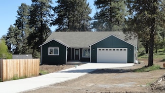 5218 Lyptus Ln, Klamath Falls, OR 97601