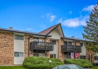 12 Kingery Quarter Unit 208, Willowbrook, IL 60527