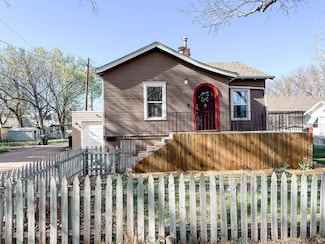 709 W B St, North Platte, NE 69101