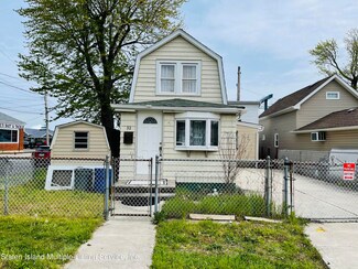 32 Cornish St, Staten Island, NY 10308