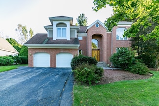 15 Green View Ln, Worcester, MA 01609