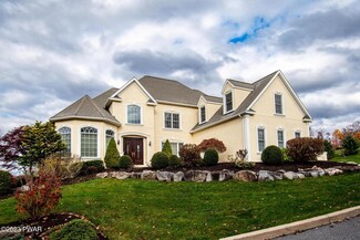 102 O'Connor Dr, Moosic, PA 18507