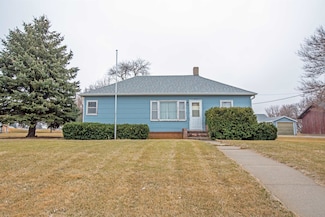 1009 Kellogg St, Bertrand, NE 68927