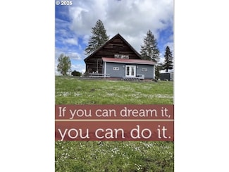 501 S Park St, Carlton, OR 97111