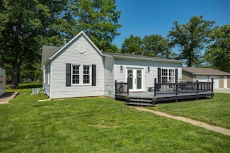 213 Quarry St, Staunton, IL 62088