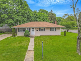 3 Radburn Ln, Port Jefferson Station, NY 11776