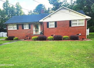 1502 Queens Rd, Kinston, NC 28501