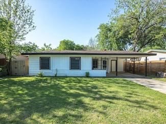 5845 Pollard Dr, Westworth Village, TX 76114