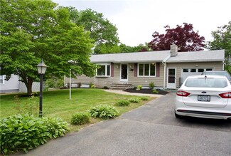30 Earl St, West Warwick, RI 02893