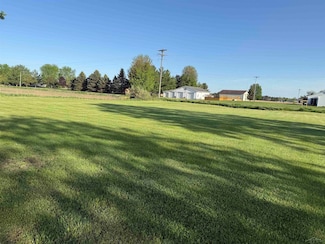 1550 N Hemlock Rd Rd, Hemlock, MI 48628