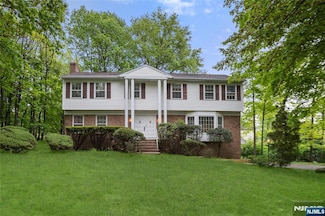 206 Goodell Ct, Rivervale, NJ 07675