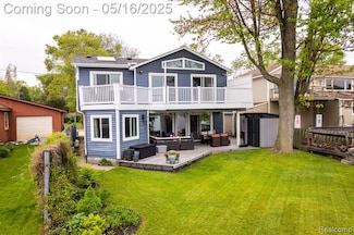 2665 Tackles Dr, White Lake, MI 48386