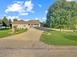 16 Pheasant Dr, Slayton, MN 56172