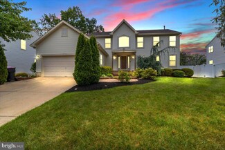 8 High Woods Ave, Sicklerville, NJ 08081