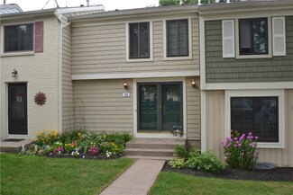 14 Village Trail, Honeoye Falls, NY 14472