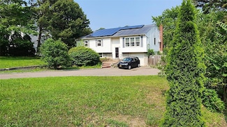 663 N Dunton Ave, East Patchogue, NY 11772