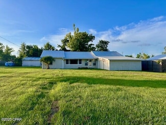 4949 E 2nd St, Panama City, FL 32404