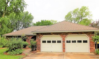 904 Delaware St, Lawrence, KS 66044