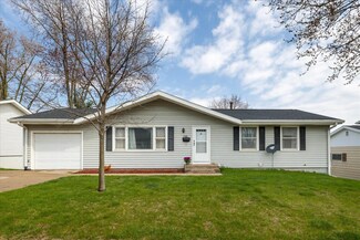 2688 Marywood Dr, Dubuque, IA 52001