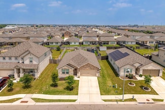 200 Waterway Ave, Hutto, TX 78634