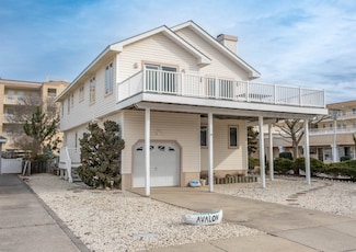 141 8th St, Avalon, NJ 08202