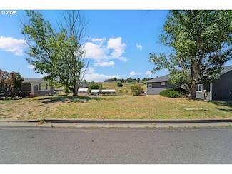 421 NW 22nd St, Pendleton, OR 97801