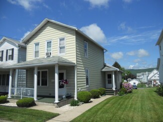 94 Searle St, Pittston, PA 18640